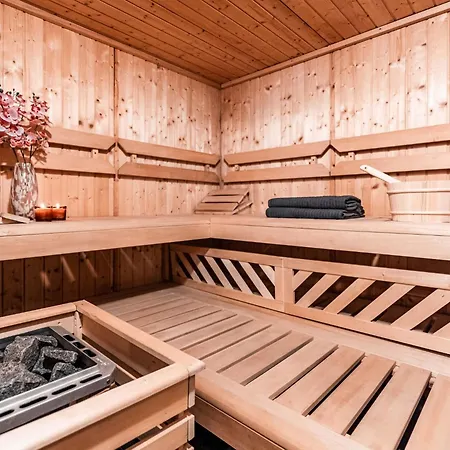Appartamento Kusi's Ranch Studio Nr- 11 Taeschhorn By Interhome