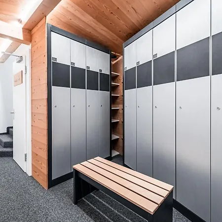 Appartamento Kusi's Ranch Studio Nr- 11 Taeschhorn By Interhome